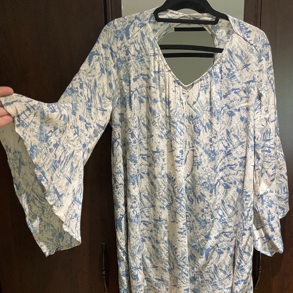 Beautiful Tunic - Picture 1 of 5